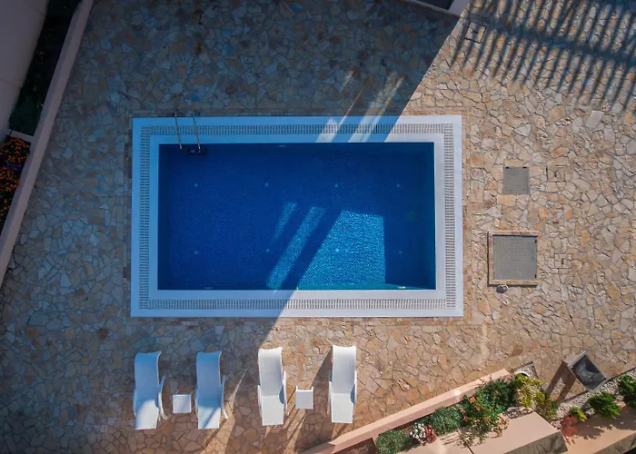 Jackson Hotel Mpoukaris